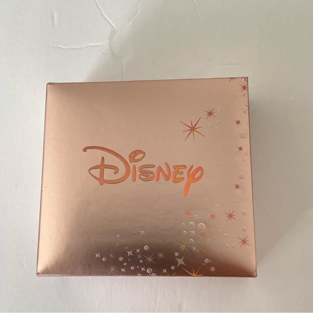 Disney Classics Jewelry | Mickey & Minnie Kissing Silver Plated Pendant Necklace - Picture 9 of 10